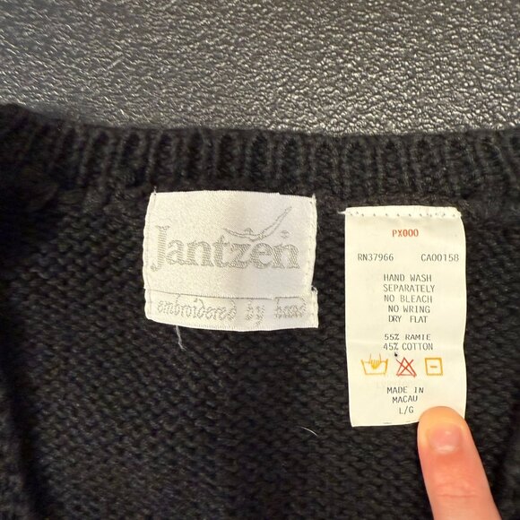 Vintage Jantzen Black Knit Sleeveless Vest Crest Patterns Button-Up Front Size L - Picture 9 of 10